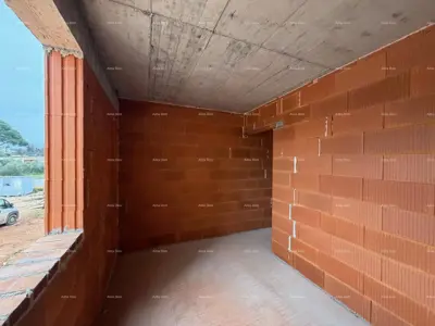 Wohnung in Pula, Zentrum, 2 Schlafzimmer und große Terrasse