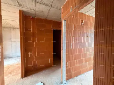 Stan u Puli, Centar, 2 spavaće sobe i velika terasa - 2