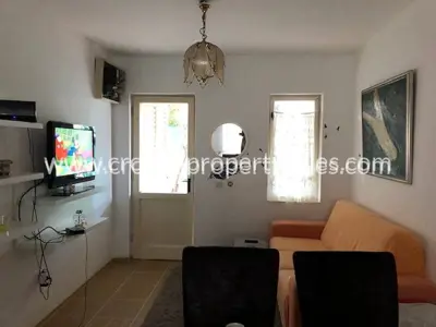House, Brač, 80 m², 280 000 € - 3