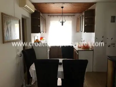 House, Brač, 80 m², 280 000 € - 2