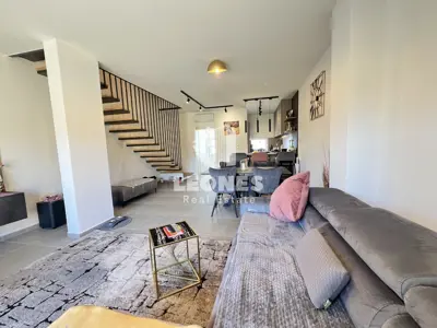 Stan 129 m², Novigrad - mirna lokacija i vrt