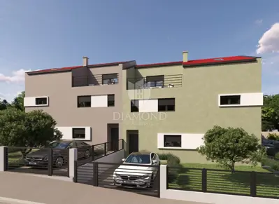 Property, Poreč - high-traffic location along the main road