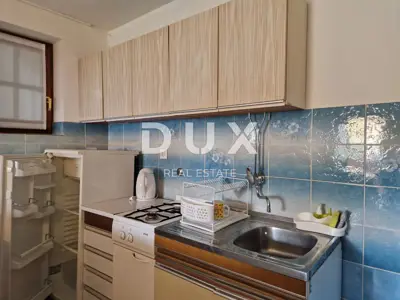 Haus 975 m², Poreč - 9 Wohnungen und freier Blick auf das Grün - 20