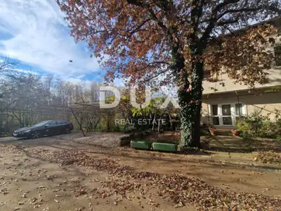 Haus 975 m², Poreč - 9 Wohnungen und freier Blick auf das Grün - 10