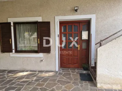 Haus 975 m², Poreč - 9 Wohnungen und freier Blick auf das Grün - 12