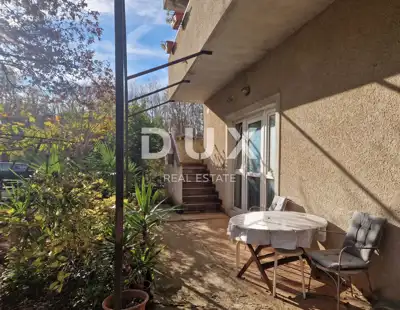 Haus 975 m², Poreč - 9 Wohnungen und freier Blick auf das Grün - 11