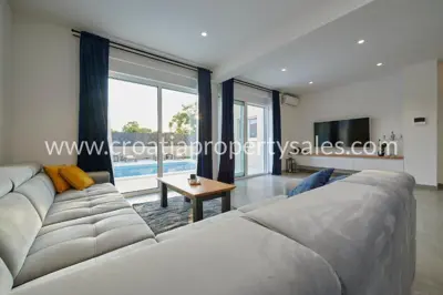 Vila 200 m², Kaštela - moderna i uređena - 5