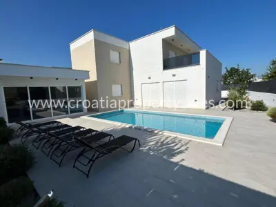Villa 200 m², Kaštela - modern und gepflegt