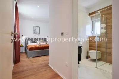 Vila 200 m², Kaštela - moderna i uređena - 7