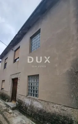 Haus 252 m², Novi Vinodolski - in der Nähe des Zentrums und des Meeres