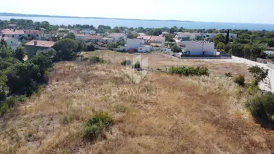 Građevinsko zemljište 1.221 m², Peroj - pogled na more i Brijune - 2