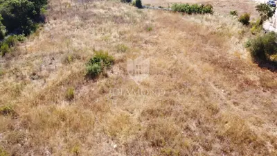 Građevinsko zemljište 1.221 m², Peroj - pogled na more i Brijune - 5