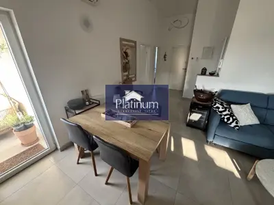 Apartman 61 m², Peroj - pogled na more i prostrana terasa - 6
