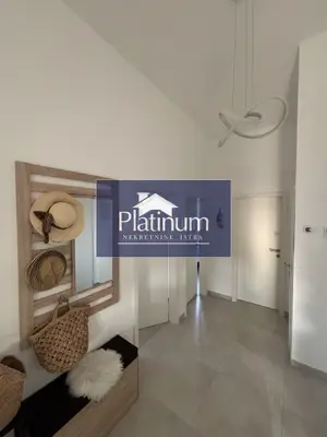 Apartman 61 m², Peroj - pogled na more i prostrana terasa - 10