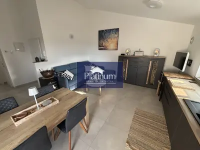 Apartman 61 m², Peroj - pogled na more i prostrana terasa - 11