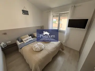 Apartman 61 m², Peroj - pogled na more i prostrana terasa - 13