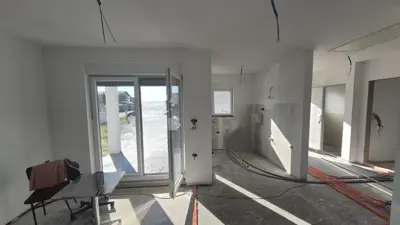 Prefabricated house with yard in a quiet location - 18