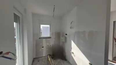 Prefabricated house with yard in a quiet location - 16
