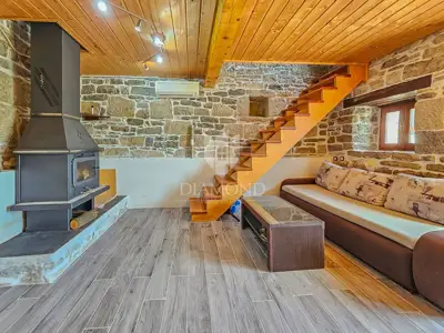 Exklusiv! Oprtalj, Steinhaus mit atemberaubendem Ausblick! - 5