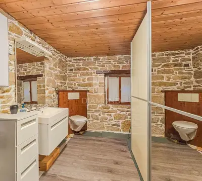 Exklusiv! Oprtalj, Steinhaus mit atemberaubendem Ausblick! - 8