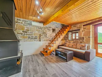 Exklusiv! Oprtalj, Steinhaus mit atemberaubendem Ausblick! - 4