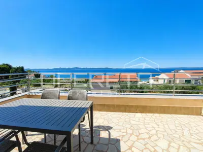 Kuća 518 m², Kožino kod Zadra, 70 m od plaže i pogled na more