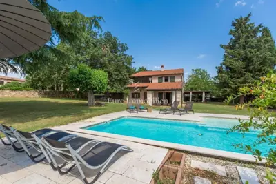 Kamena vila 1430 m², Poreč - bazen i okućnica - 2