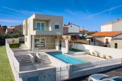 Villa 176 m², Ližnjan - pool and sea view
