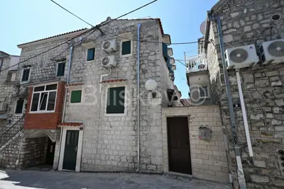 Kuća 122 m², Kaštel Lukšić centar - kamena kuća - 2