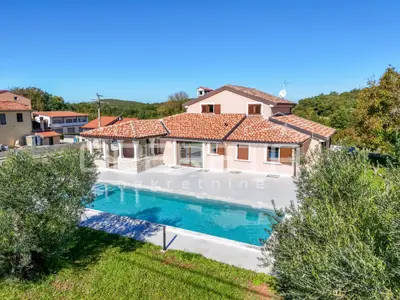 Istria, Vrsar, beautiful spacious villa with a pool and tavern