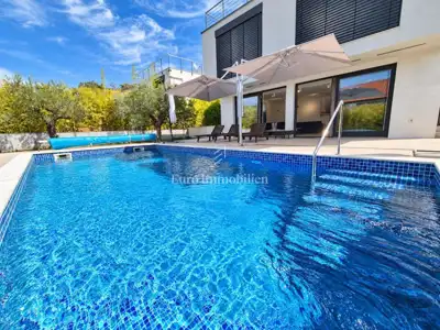 Villa 212 m², Malinska na Krku - pogled na more i bazen - 2