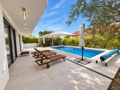 Villa 212 m², Malinska na Krku - pogled na more i bazen - 3