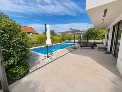 Villa 212 m², Malinska na Krku - pogled na more i bazen - 6