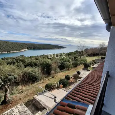 ISTRA, DUGA UVALA - Renovated apartment with a beautiful sea view
