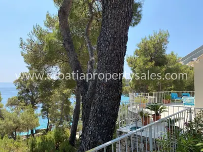 House 130 m², Otok Brač - first row to the sea