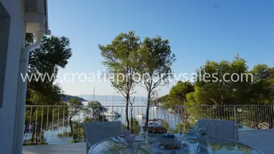 Kuća 130 m², Otok Brač - prvi red do mora - 2