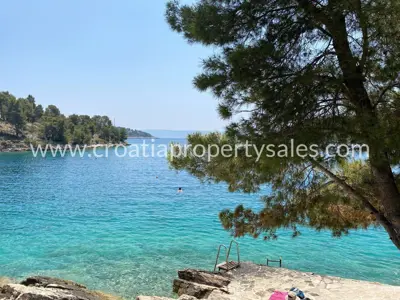 Kuća 130 m², Otok Brač - prvi red do mora - 10