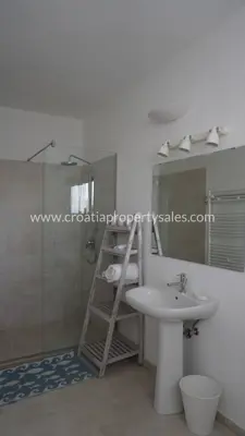 Kuća 130 m², Otok Brač - prvi red do mora - 6