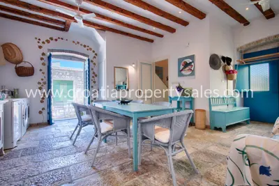 Stone house on the island of Vis, old town, 4 floors and balcony
