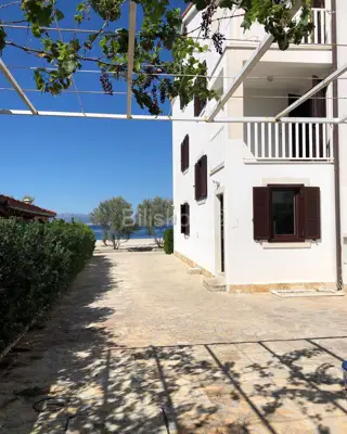 Apartmanska kuća 400 m², Mirca uz more i pogled na plažu - 3