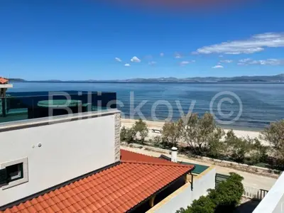 Apartmanska kuća 400 m², Mirca uz more i pogled na plažu - 6