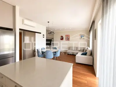 Haus zum Kauf in Podstrana, 435 m² - 3