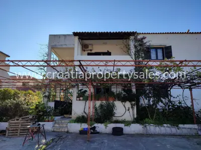 Kuća, Brač, 220 m², 480 000 €