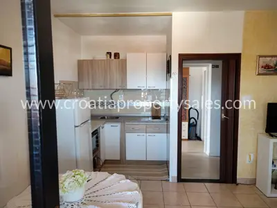 Haus, Brač, 220 m², 480 000 € - 5