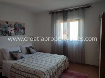 Haus, Brač, 220 m², 480 000 € - 8