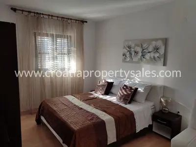 Haus, Brač, 220 m², 480 000 € - 10