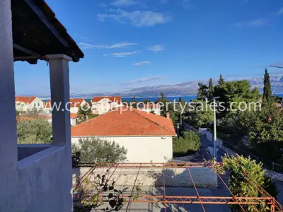 Haus, Brač, 220 m², 480 000 € - 3