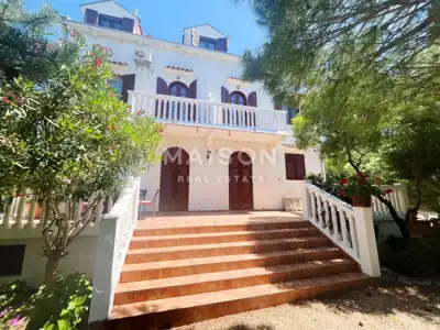 Villa on Rab, Barbat na Rab - 5 apartments and yard - 2