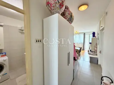 Apartment 57 m², Višnjik Zadar - furnished and renovated - 11