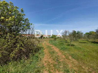Building plot in Krnica, peaceful surroundings near the sea